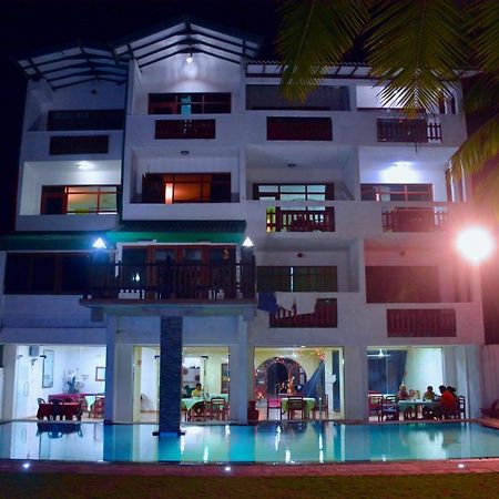 Southern Star Hotel Bentota Esterno foto