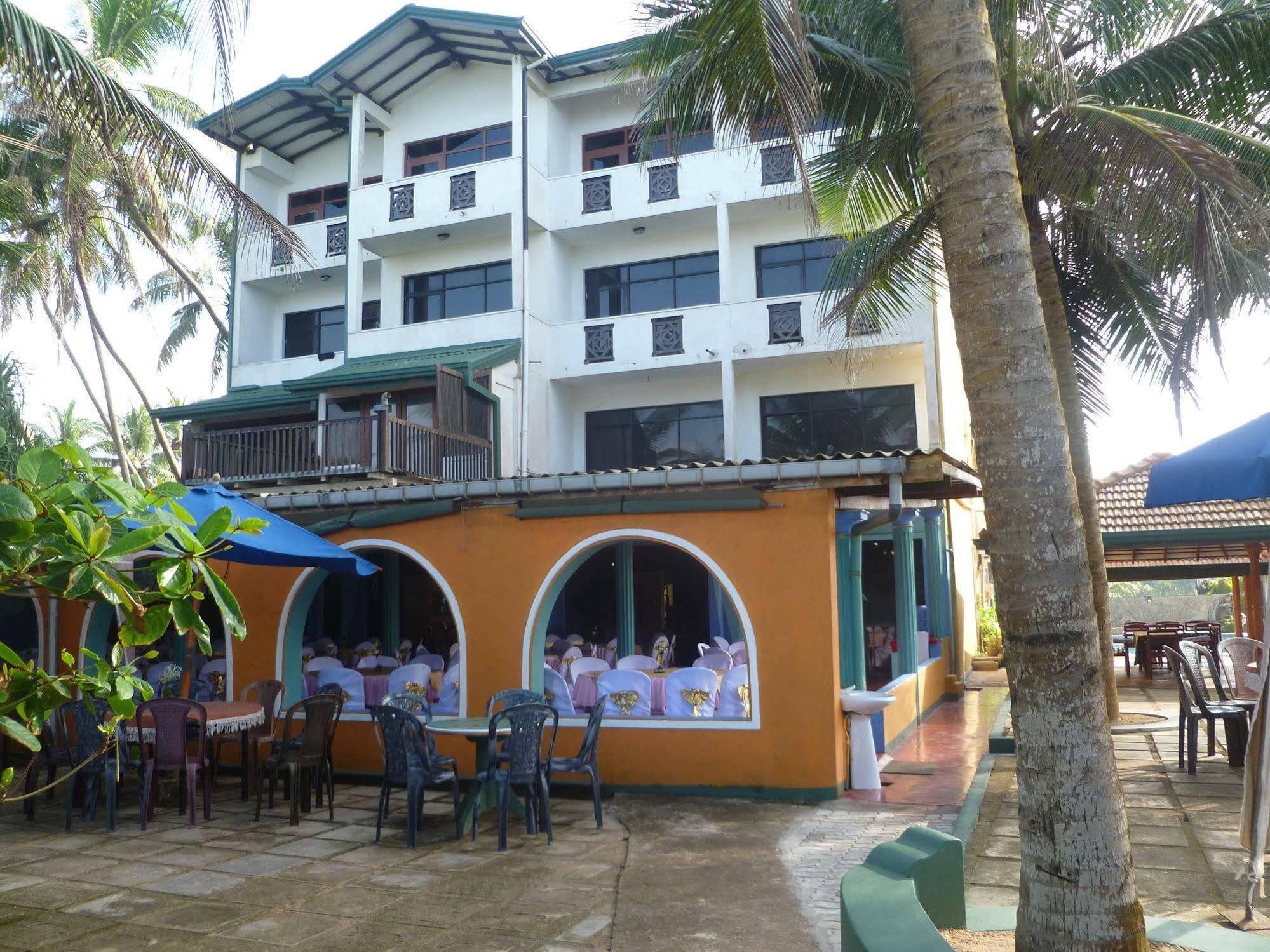Southern Star Hotel Bentota Esterno foto