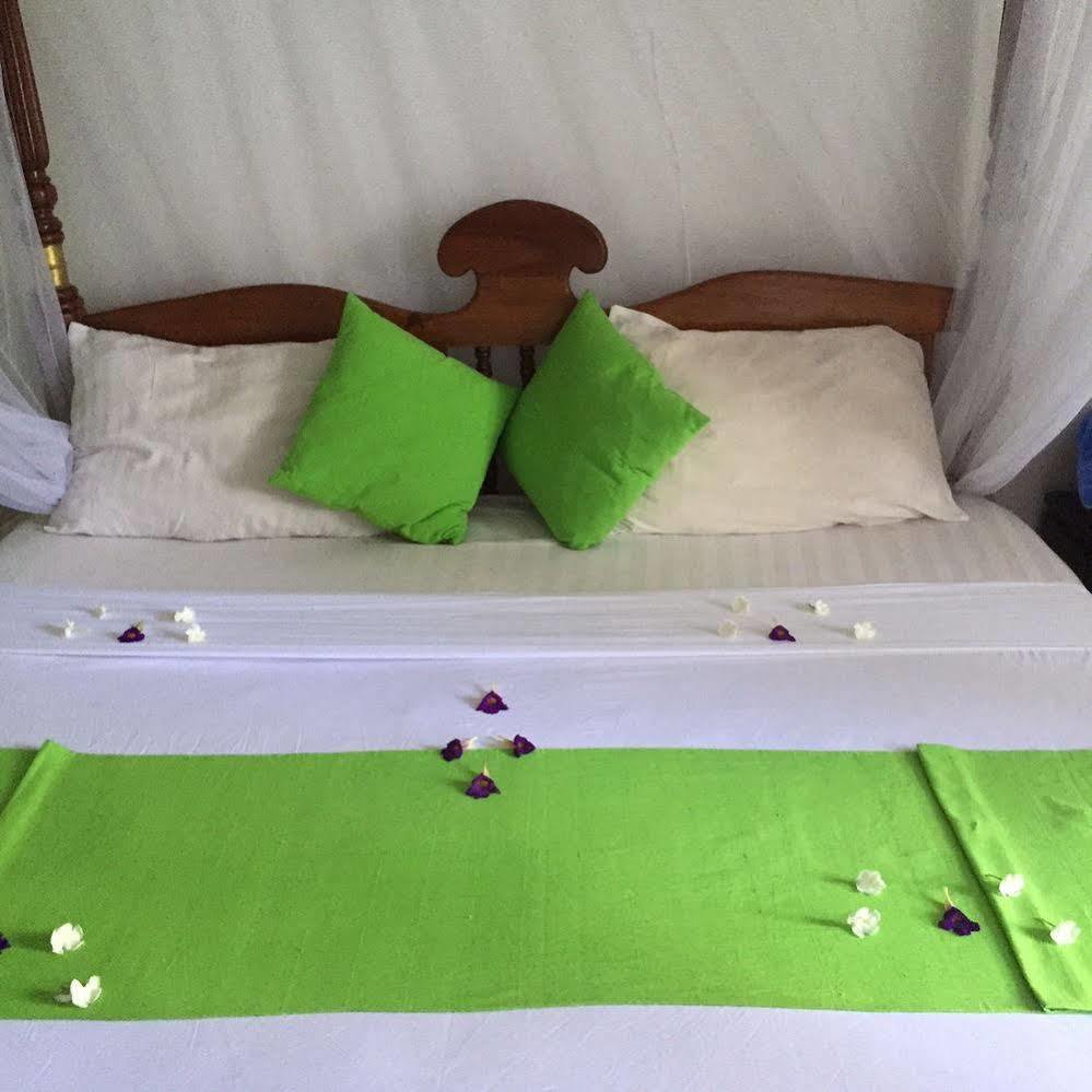 Southern Star Hotel Bentota Esterno foto