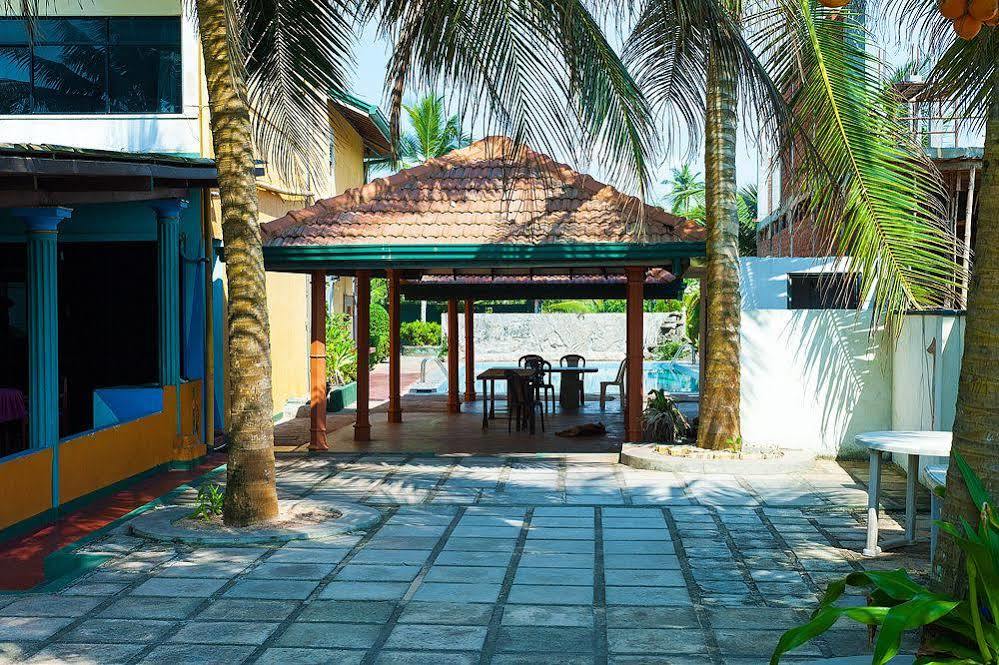 Southern Star Hotel Bentota Esterno foto