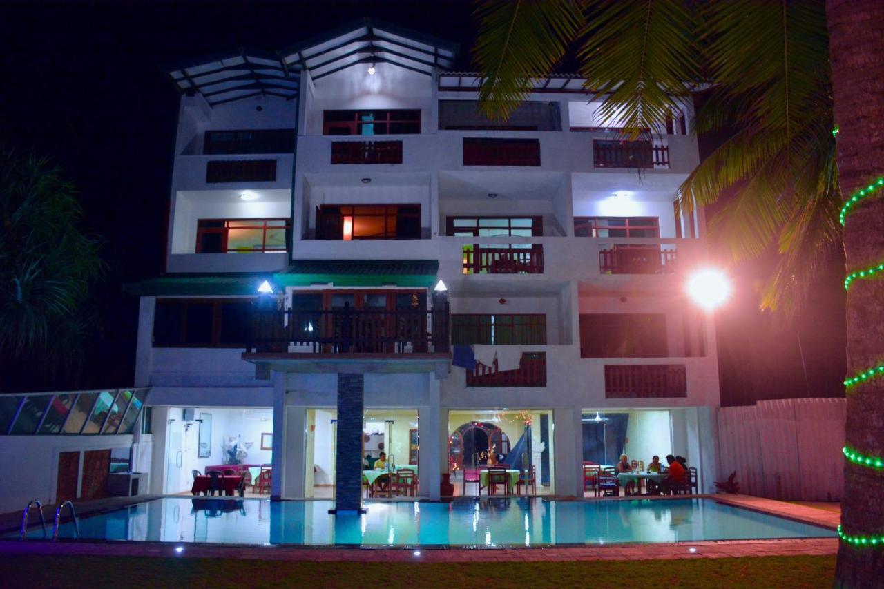 Southern Star Hotel Bentota Esterno foto