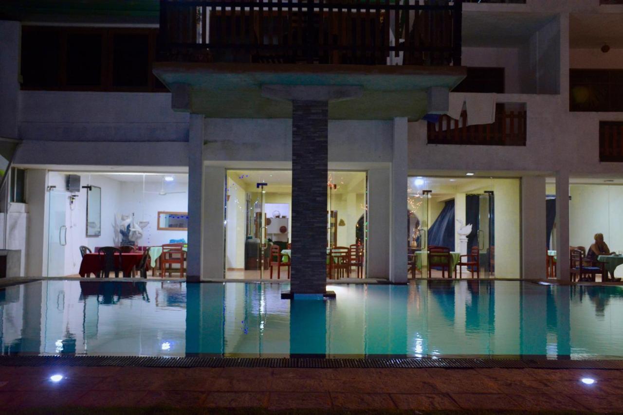 Southern Star Hotel Bentota Esterno foto